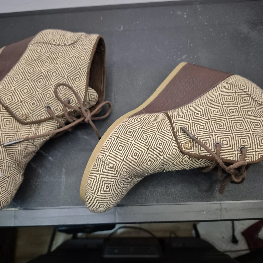 Toms Brown Geometric Wedges‎